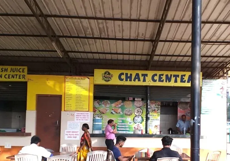 Dining area in the KVG campus canteen